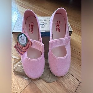 Cienta pink sparkly pink Velcro shoes little kids size 2 (34 in European size)